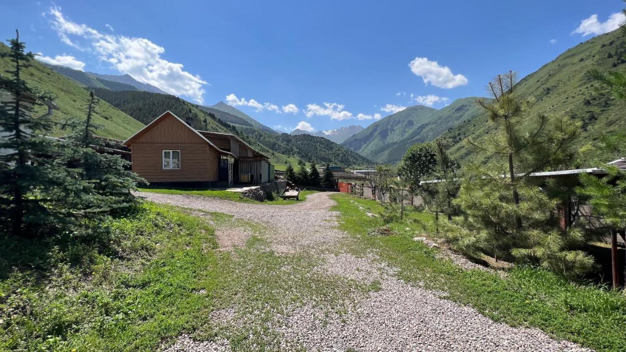 Гостевой Дом Коль-Тор Kegeti Exterior foto